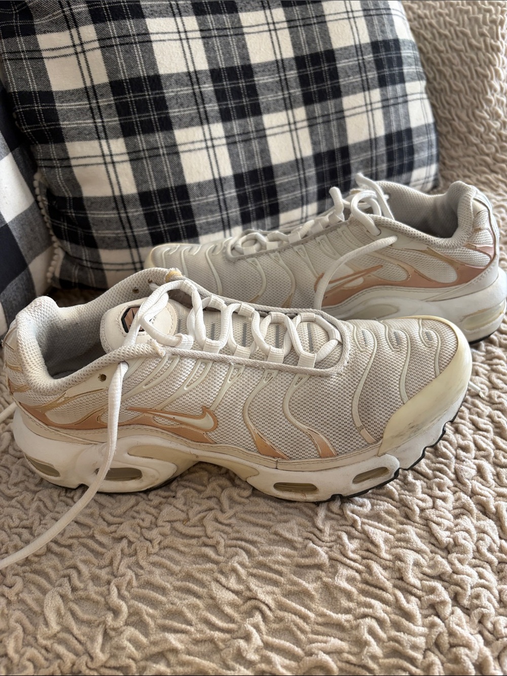 Nike  Air Women's White Mesh Athletic Sneakers with Beige Accents